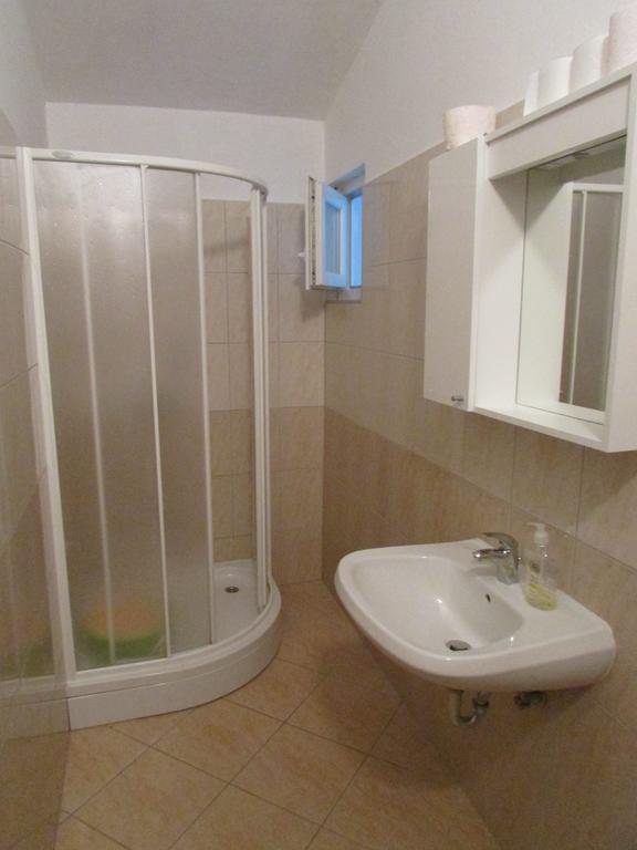Apartmani I Sobe Grga Starigrad Paklenica Værelse billede