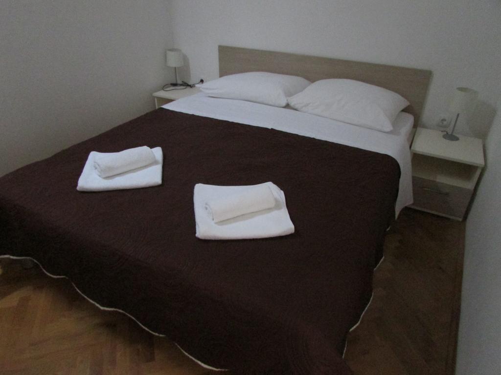 Apartmani I Sobe Grga Starigrad Paklenica Værelse billede