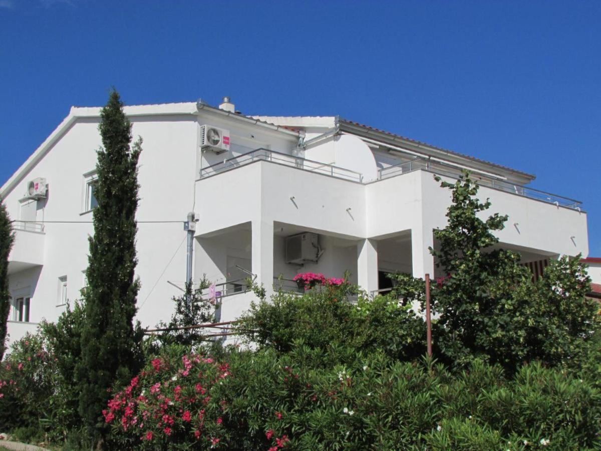 Apartmani I Sobe Grga Starigrad Paklenica Eksteriør billede