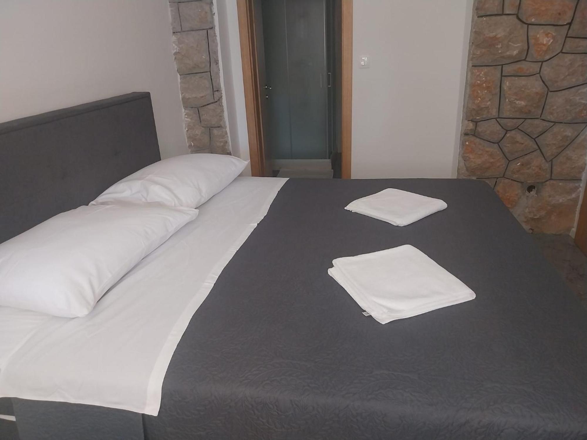 Apartmani I Sobe Grga Starigrad Paklenica Eksteriør billede