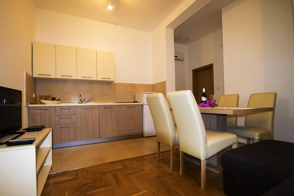 Apartmani I Sobe Grga Starigrad Paklenica Eksteriør billede
