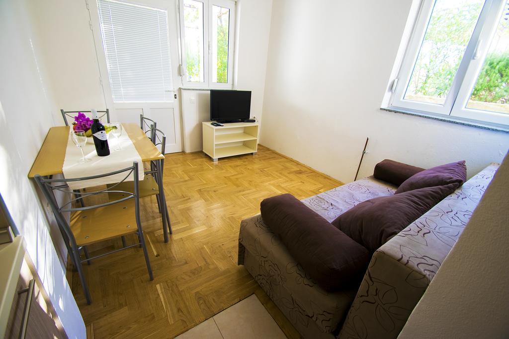 Apartmani I Sobe Grga Starigrad Paklenica Eksteriør billede